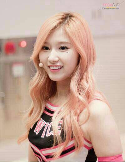 Hinh Vu Gai Dep Những Thách Thức Đạo Đức Và Giới Hạn Của Nội Dung Trực Tuyến Hiện Nay