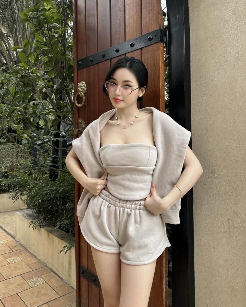 Ảnh Gái Xinh 18 Vẻ Đẹp Thanh Lịch Và Truyền Thống Trong Từng Khoảnh Khắc Làm Say Đắm Lòng Người